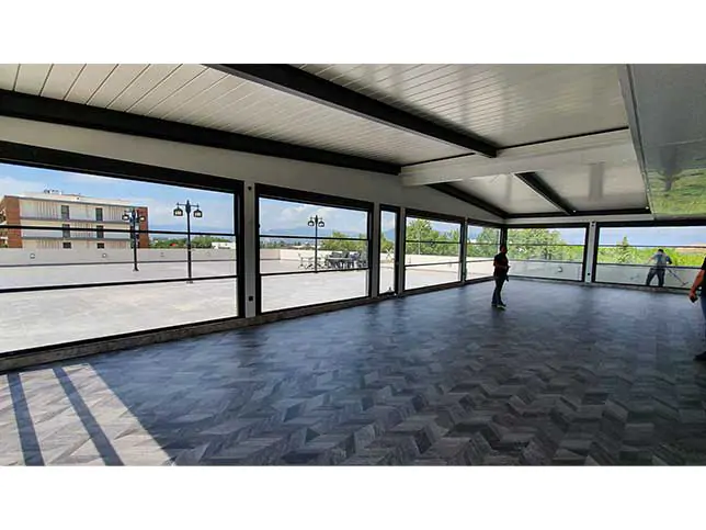 Ramada Hotel Tire 16