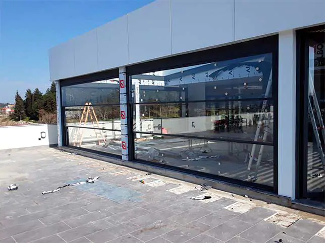 Ramada Hotel Tire 18