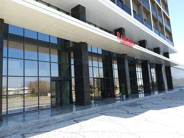 Ramada Hotel Tire 21