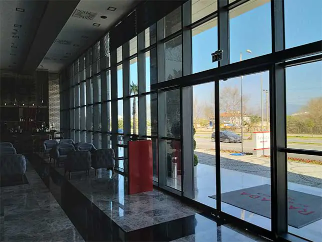 Ramada Hotel Tire 22